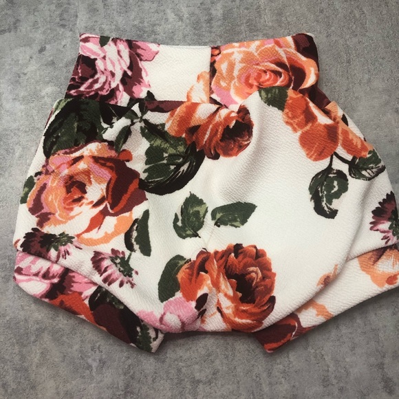 Baby Girl Boutique Peach Floral Bummies & Headwrap - Picture 4 of 9